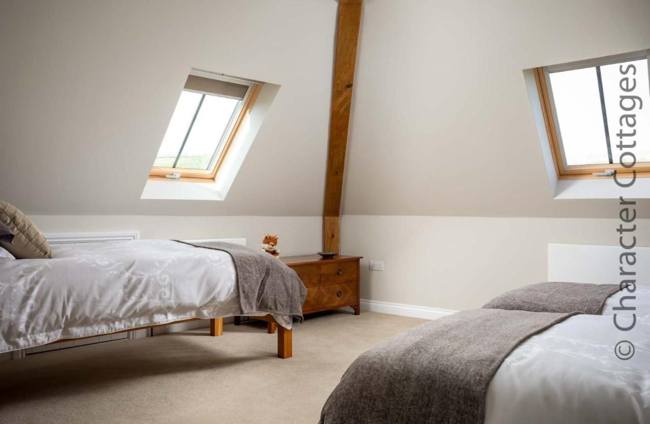 Villa Flynn'S Barn Aylworth Esterno foto