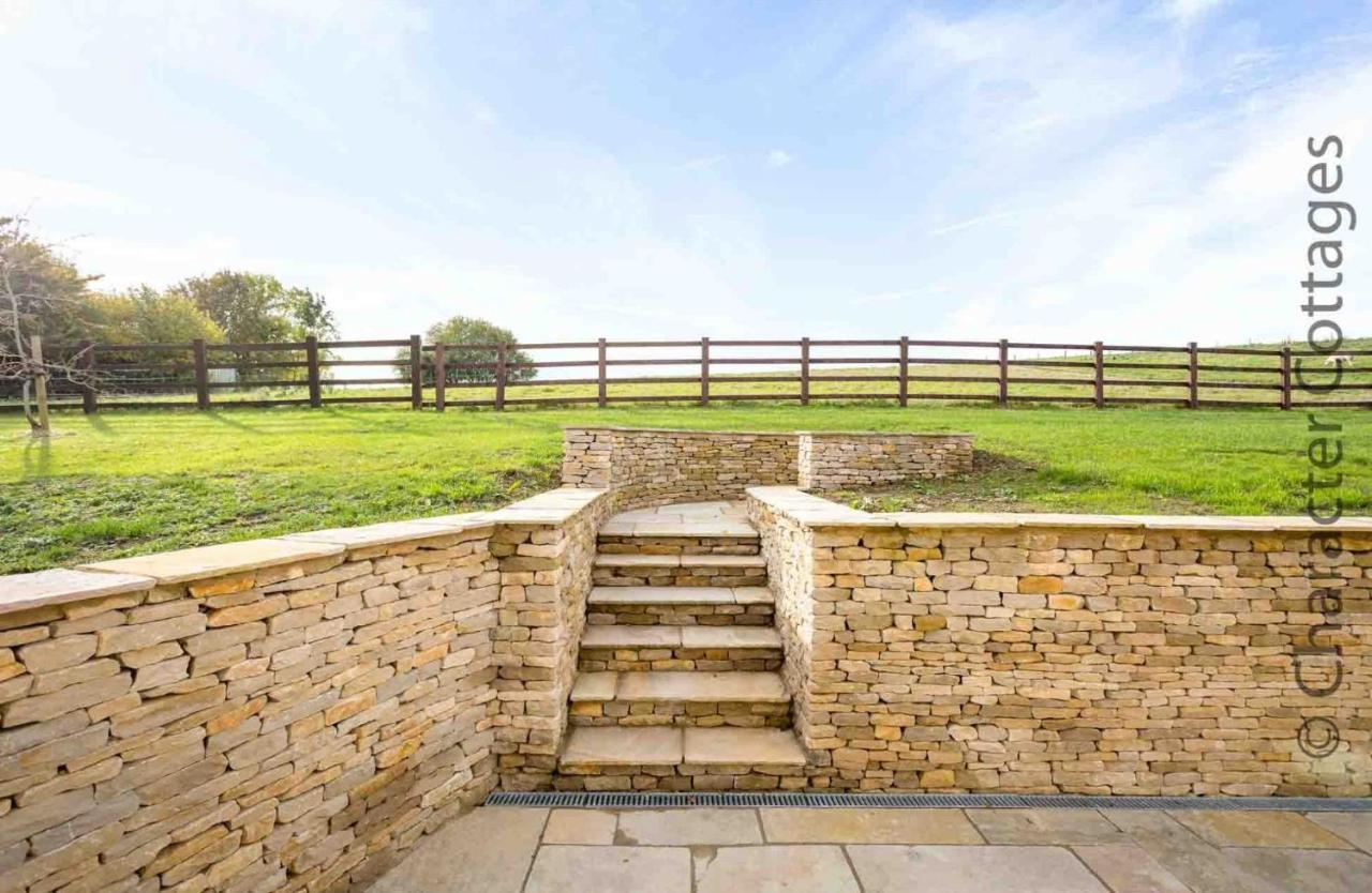 Villa Flynn'S Barn Aylworth Esterno foto