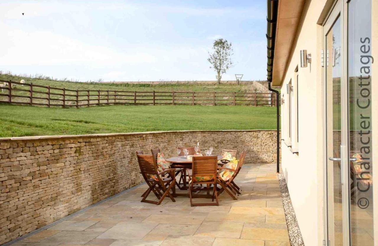 Villa Flynn'S Barn Aylworth Esterno foto